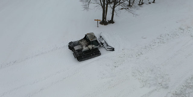 snowcat grooming