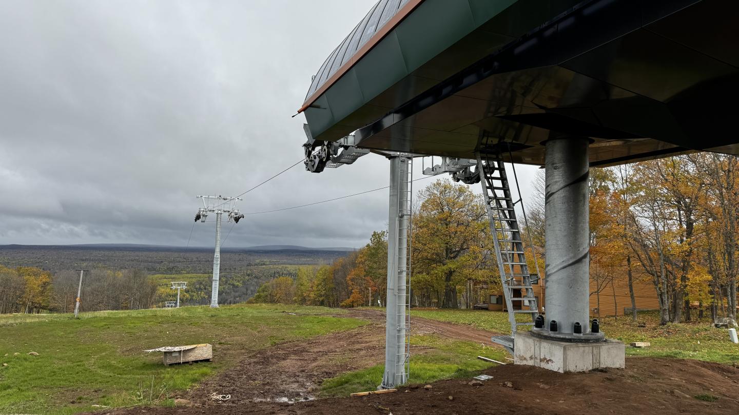 View from the top terminal of the Voyageur Express with lead line installed.